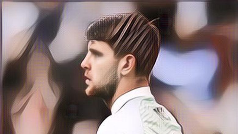 Berita Naturalisasi Timnas Indonesia: Maarten Paes Langsung Beli Baju Batik