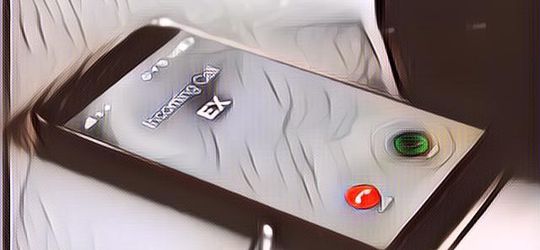 Menebak 5 Alasan Kenapa Mantan Tiba-Tiba Ngehubungin Lagi Setelah Lama Putus