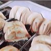 Bikin Merinding! Wanita Ini Syok Menemukan Topping Aneh di Kue Pancong yang Dibelinya