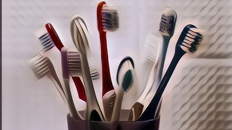 3 Cara Menyimpan Sikat Gigi yang Benar Biar Nggak Jadi Sarang Kuman