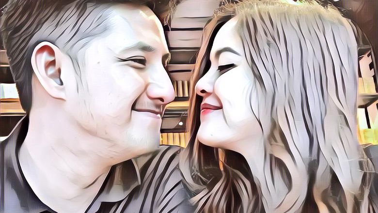 Potret Kebahagiaan Tasya Kamila dan Suami di Acara Baby Shower