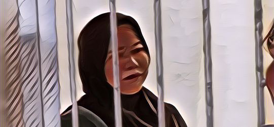 Nyesek! Wanita Ini Berakhir di Penjara Usai Menyiram Air Keras ke Pria Tukang Ngintip