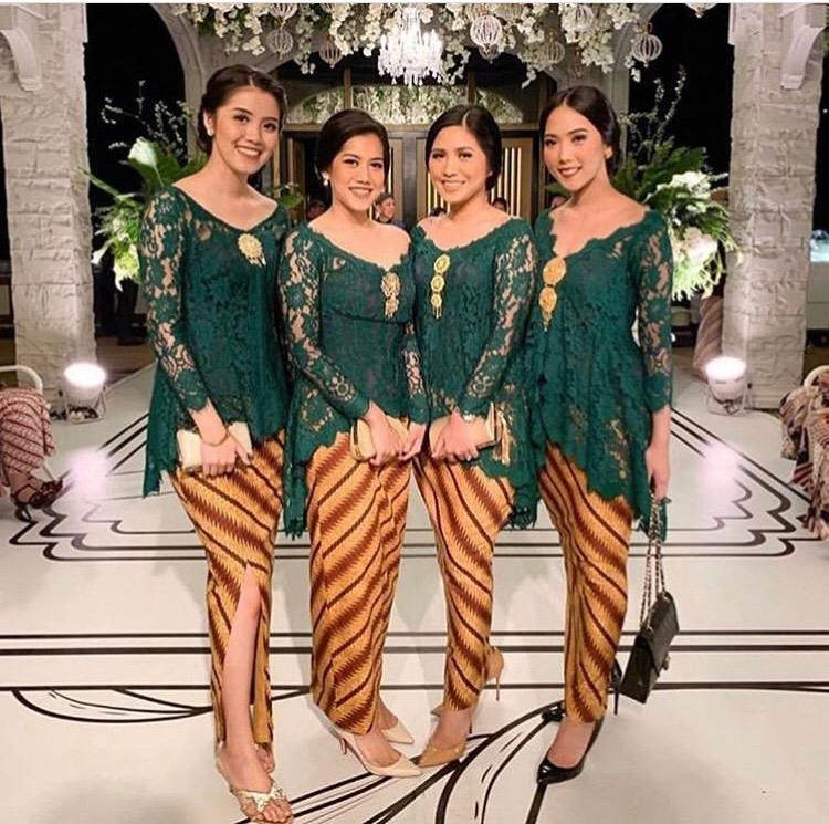 Kain dan kebaya