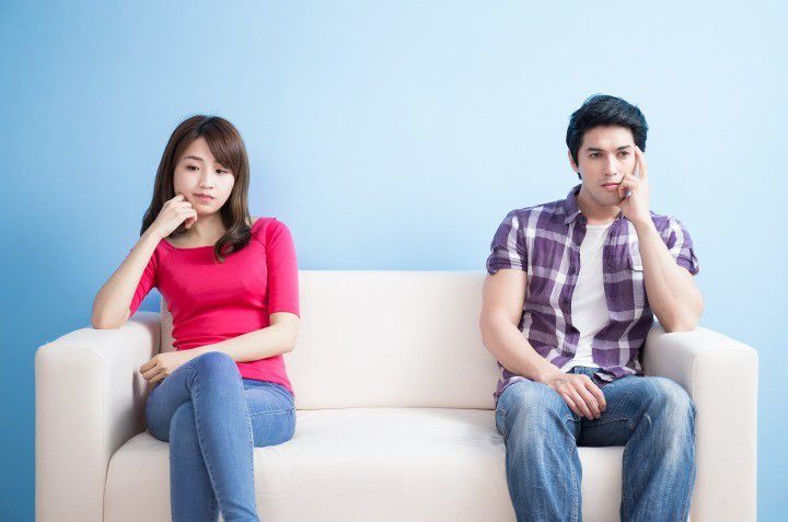 2. Jarang Chat Duluan Kalau Tidak Terlalu Penting