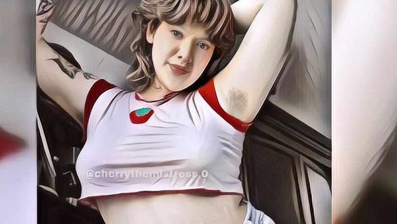 Cuma Dari Pamer Ketiak, Wanita Ini Bisa Raup Uang Rp200 Juta