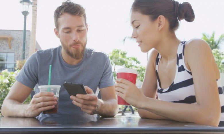 5. Menyembunyikan statusnya