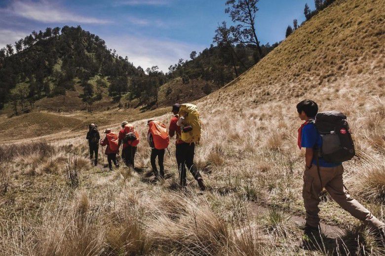 1. Dilarang Berbuat dan Berkata Sembarangan