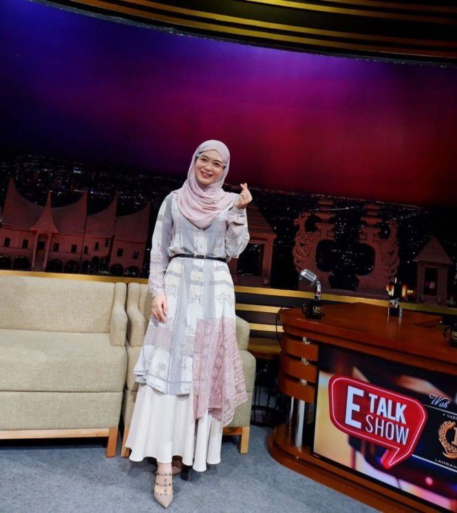 4. Ayana Moon selalu tampil anggun dan elegan pada setiap kesempatan