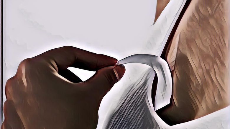 Gak Suka Pakai Bra? Coba Deh Body Tape yang Tetap Melindungi dan Praktis