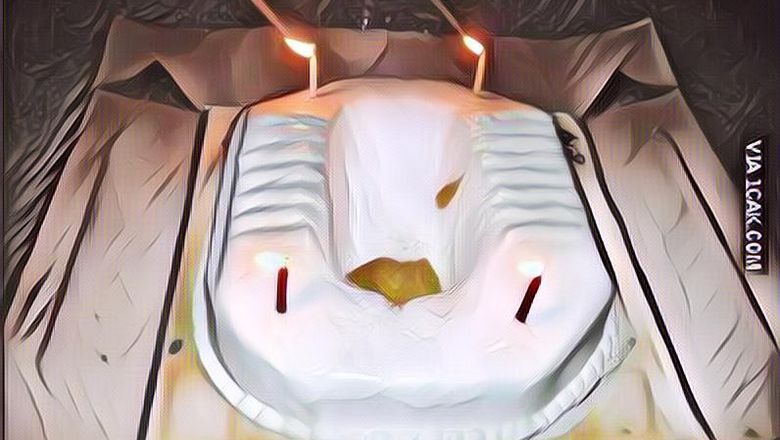 6 Bentuk Kue Ulang Tahun yang Tak Biasa, Absurd Abis!