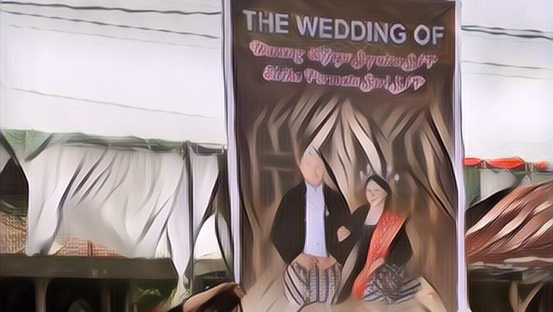 Viral Pasangan Ini Menikah Sampai Pasang Baliho di Pinggir Jalan, Netizen: Kayak Spanduk Caleg