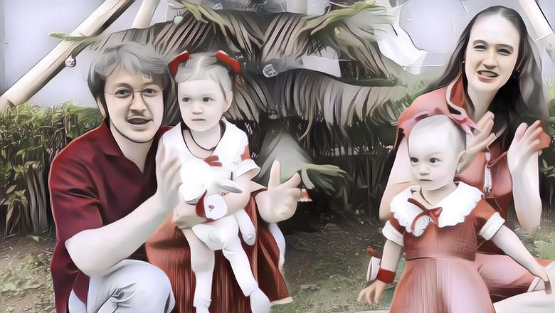 Nadine Chandrawinata Bagikan Momen Perayaan Natal Bersama Keluarga Kecil di Rumah