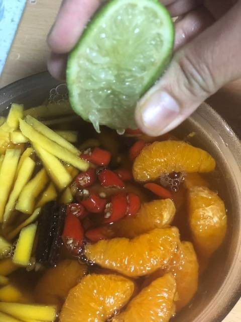 Asinan Jeruk mandarin & mangga bumbu rempah