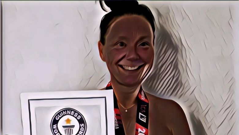 Menderita Kanker Payudara, Wanita Ini Ikut Maraton Sambil Telanjang Dada