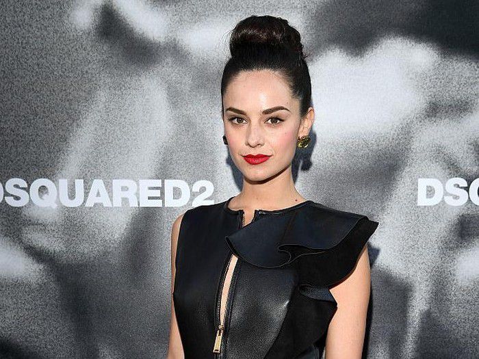 # Media sosial Katy Louise Saunders