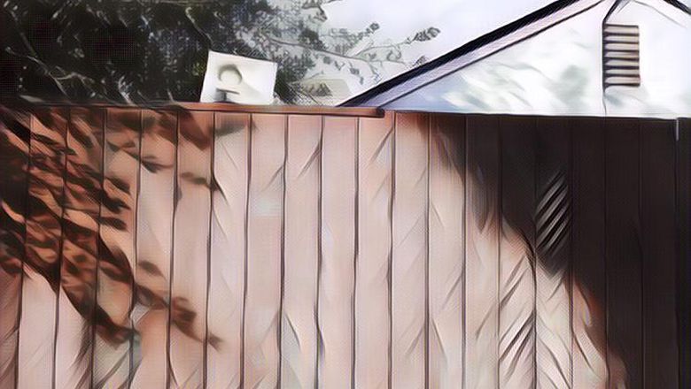 Kisah Keluarga Harus Lompati Tembok Selama 4 Tahun Karena Jalan Ke Rumah Ditembok Tetangga