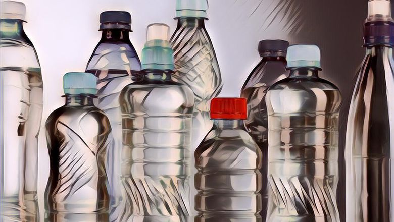 Bahaya Mikroplastik di dalam Air Mineral Kemasan