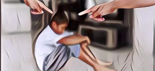 6 Ciri Orang Tua Posesif yang Perlu Diwaspadai, Perkembangan Anak Bisa Terancam!