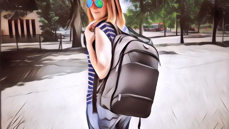 Tas Punggung Canggih dengan Charger Wireless