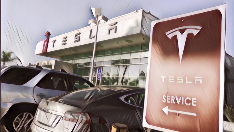 Apes! Mobil Tesla Terendam Banjir Jakarta, Biaya Service-nya Mahal Banget