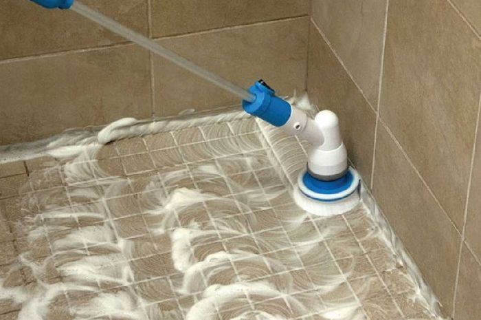 2. Cairan Pembersih Kamar Mandi