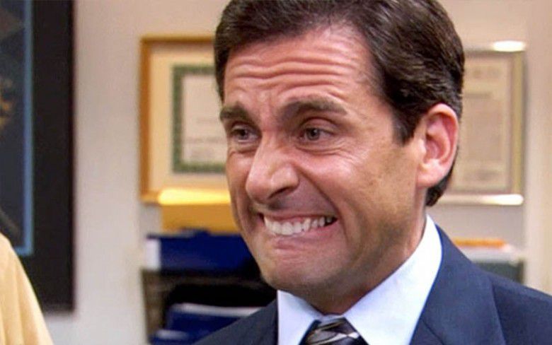 2. Senyum yang maksa