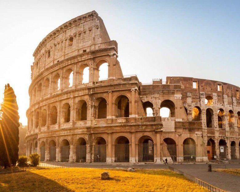 6. Colosseum, Italia