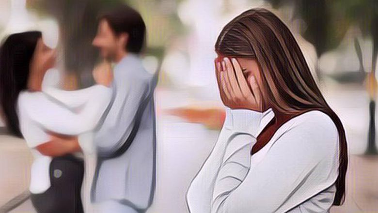 Heboh Video TikTok Istri Sah Pamerkan Foto Pelakor Rumah Tangganya, Netizen: Gak Habis Thinking