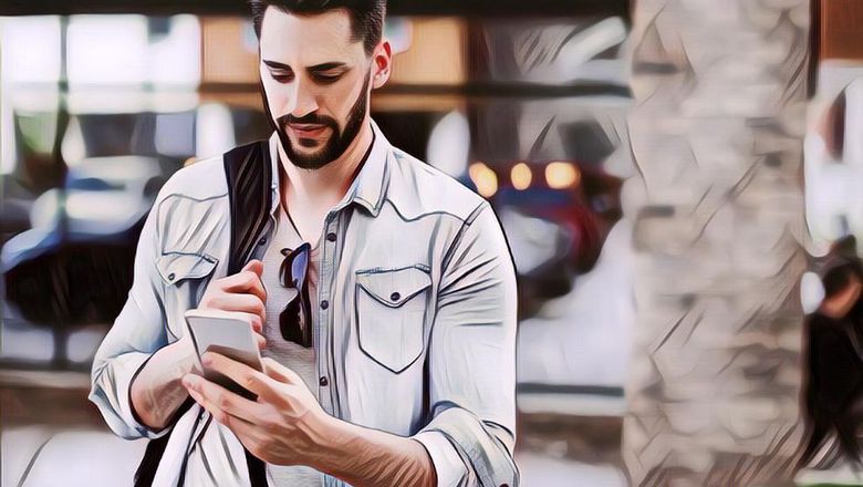 5 Tanda Cowok Nge-Chat Cuma karena Kesepian, Cewek Harus Tahu!