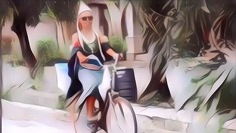 Viral Penjual Gorengan Mirip Nyi Roro Kidul, Kata Warganet: Ratu Pantai Selatan Lagi Kerja Sampingan