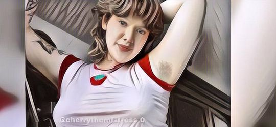 Cuma Dari Pamer Ketiak, Wanita Ini Bisa Raup Uang Rp200 Juta