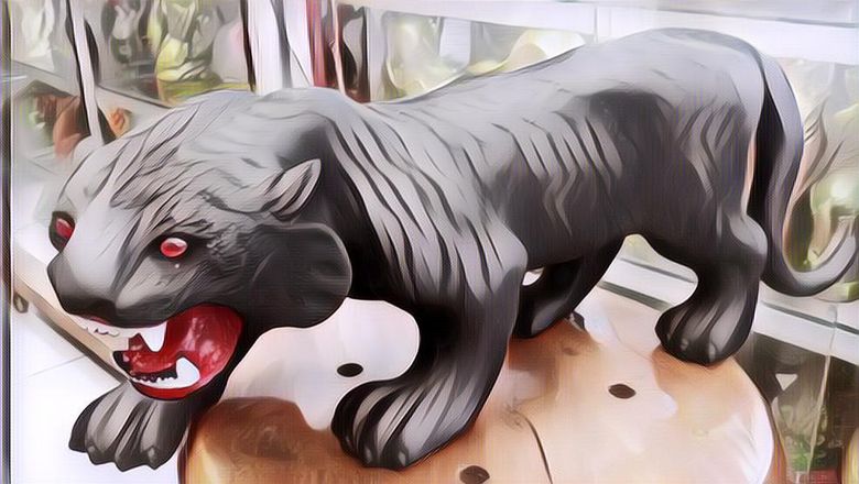 Patung Macan +62 Emang Sesuatu Bingits