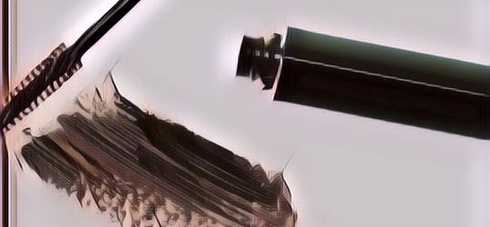 Ini Ciri Maskara Kadaluarsa yang Wajib Segera Dibuang, Jangan Terus Disimpan Ya!