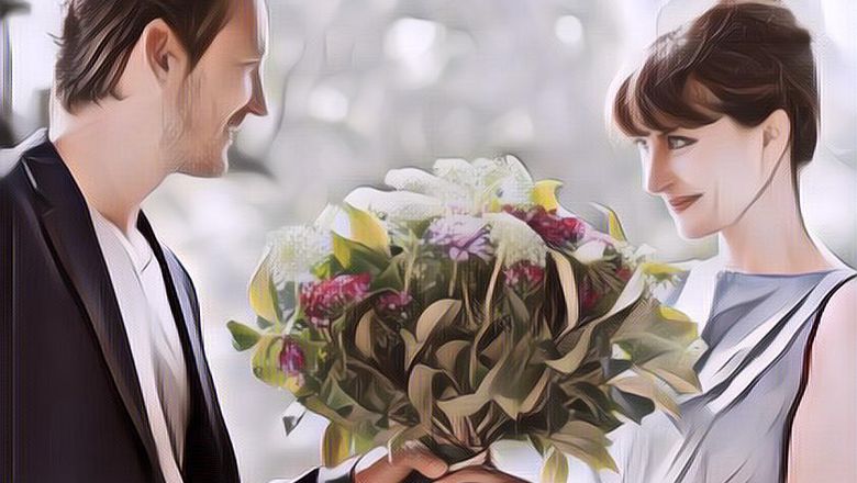 Romantis Abis! Wanita Ini Ditembak Pria dengan Cara Unik, Warganet: Emang Bucinnya Orang Cerdas Berkelas