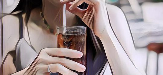 Mitos atau Fakta: Minum Soda Bisa Melancarkan Haid?