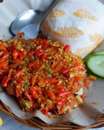 Makanan pokok vs Makanan Tersier