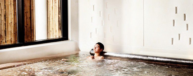 1. Mandi sebelum tidur