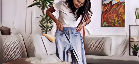 Ternyata, Begini Tips Pakai Celana Jeans yang Kekecilan Supaya Gak Terbuang