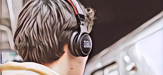 JBL Bikin Headphone Nirkabel Bertenaga Surya, Tak Perlu Khawatir Kehabisan Baterai