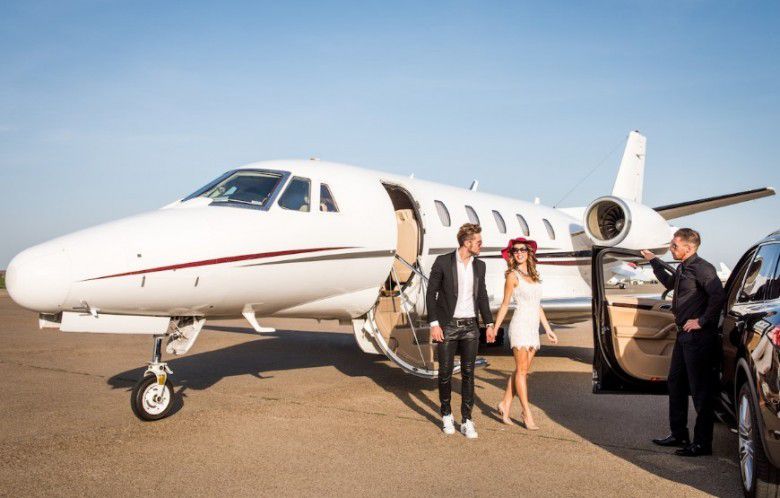 6. Semuanya dinilai berdasarkan uang