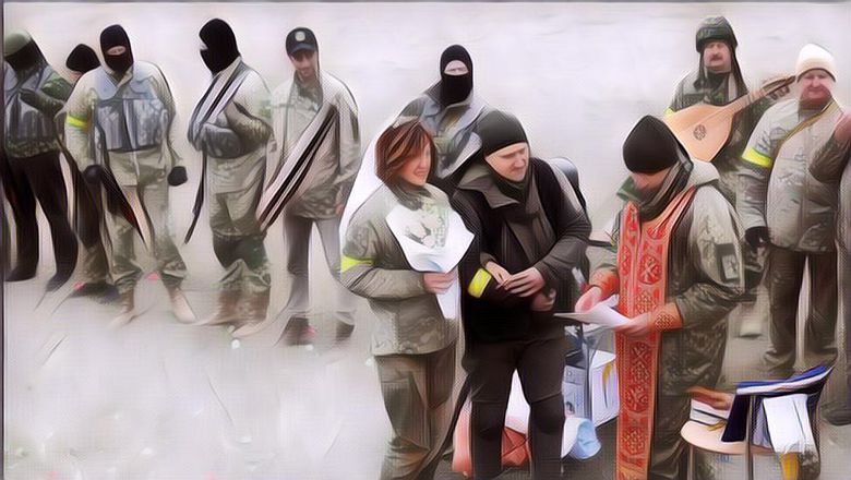 Pakai Seragam Militer, Sepasang Tentara Ukraina Ini Menikah Saat Invasi Rusia Masih Berlangsung, Gelar Syukuran Sederhana