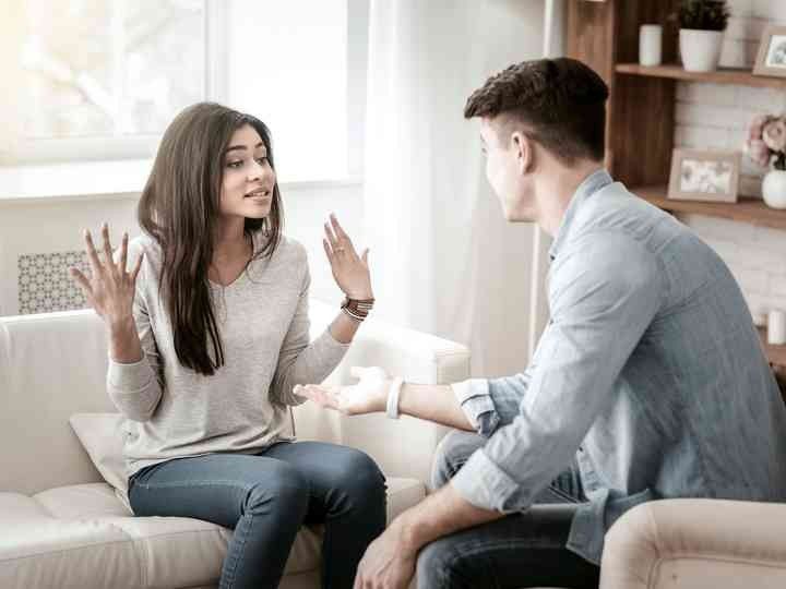 #6 Lebih sering menuntut