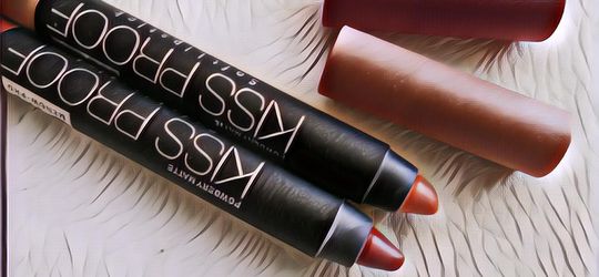 Menow Lipstik Berbahaya? Begini Keterangan Pro dan Kontra-nya!