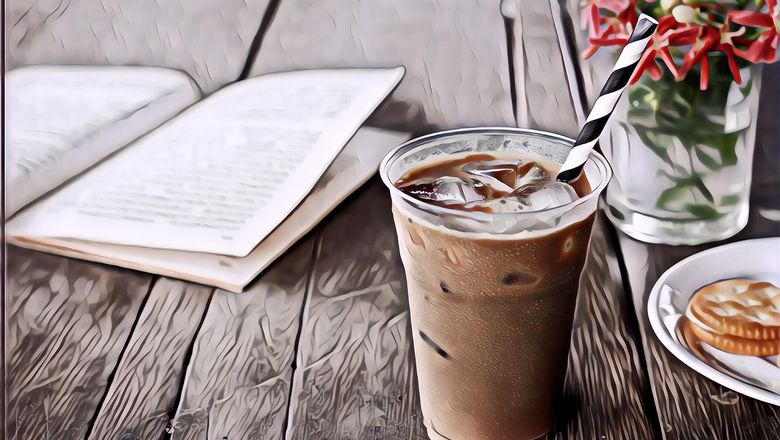 Bikin Es Kopi Susu Kekinian Sendiri di Rumah, Rasanya Nggak Kalah Sama Buatan Barista Kafe!