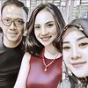 Benarkah Semasa Hidup Vanessa Angel Sering Berseteru dengan Ibu Sambungnya?