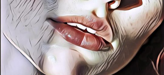 Jadi Tampak Lebih Tebal, Yuk Pahami 4 Trik Makeup Ilusi Bibir Ini