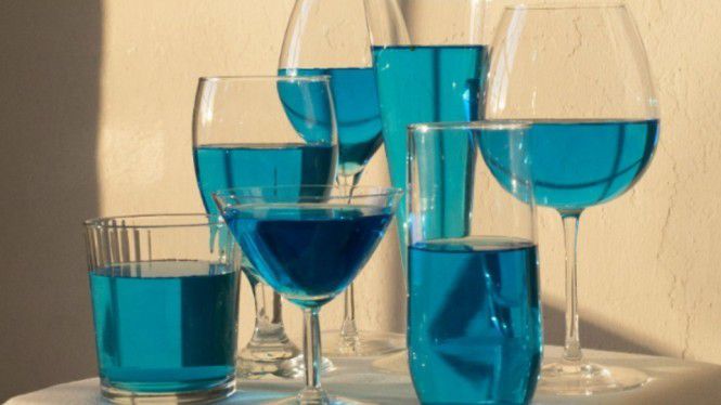 3. Azure Blue (Biru)