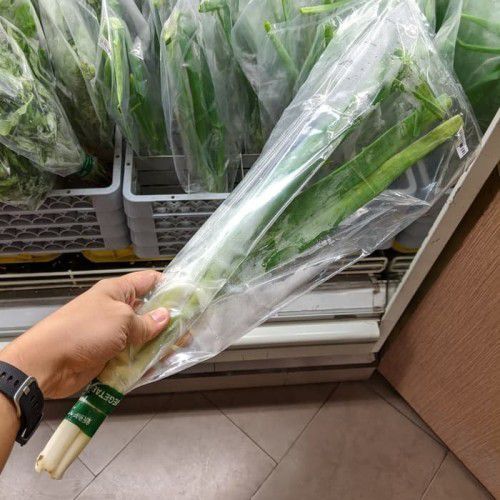 1. Simpan Dalam Kantong Plastik Berlubang di Kulkas