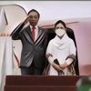 VIRAL Iriana Jokowi Terjatuh di Tangga Pesawat, Terungkap Penyebabnya