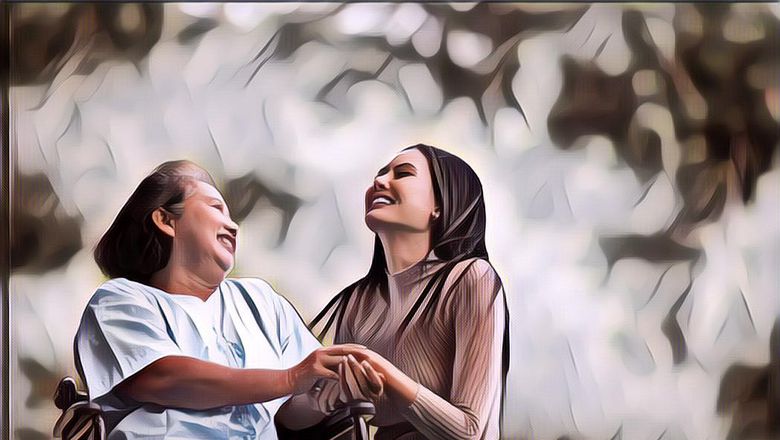 Viral Seorang Mertua Rela Sewa Derek Demi Antar Menantunya Naik ke Apartemen Pasca Lahiran